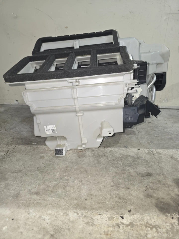 2014 2015 2016 2017 MAZDA 6 HEATER CORE BOX ASSEMBLY AC HVAC UNIT - Image 1 of 4