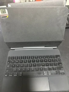 Apple Magic Keyboard: iPad Pro 11-inch (1st, 2nd, 3rd, 4th) - Picture 1 of 5