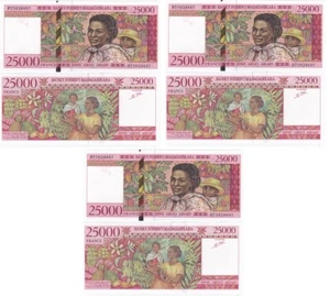 Madagascar - 3 pcs x 25000 Francs 1998 UNC P. 82 Lemberg-Zp - Picture 1 of 2