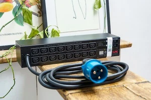 APC AP7922B Switched Rack PDU | 2U • 32 A • 230 V • 16 × C13 | New (Open Box) - Picture 1 of 1