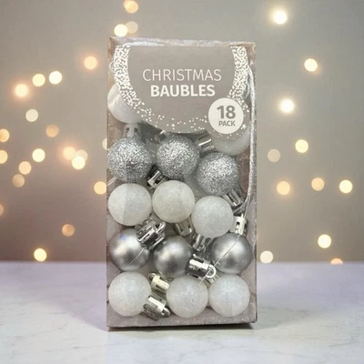 18 x Miniature Silver & White Christmas Tree baubles - Image 1 of 2