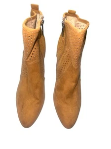 Indigo Rd. Womens Tan Suede Zip Block Heel Ankle Booties Size 9 - Picture 1 of 4