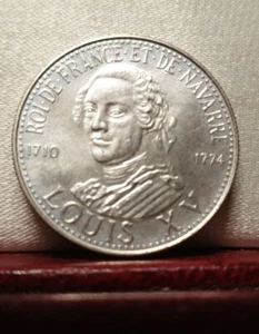 1982 Louis XV French Small Silver Medal 21mm - Picture 1 of 2