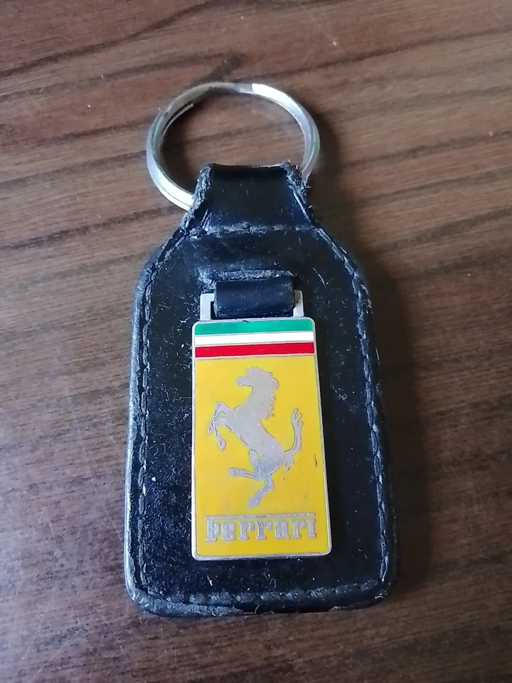 Ferrari idea-FERRARI KEYCHAIN 1990s-USED  KEYCHAIN FERRARI  TSS&P  -TESTAROSSA - Image 1 of 4
