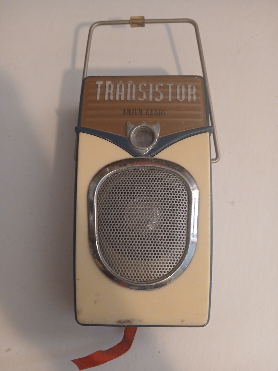 1950 Vintage Transistor Radio In Collectible Transistor 1950 Vintage Transistor Radio In Collectible Transistor