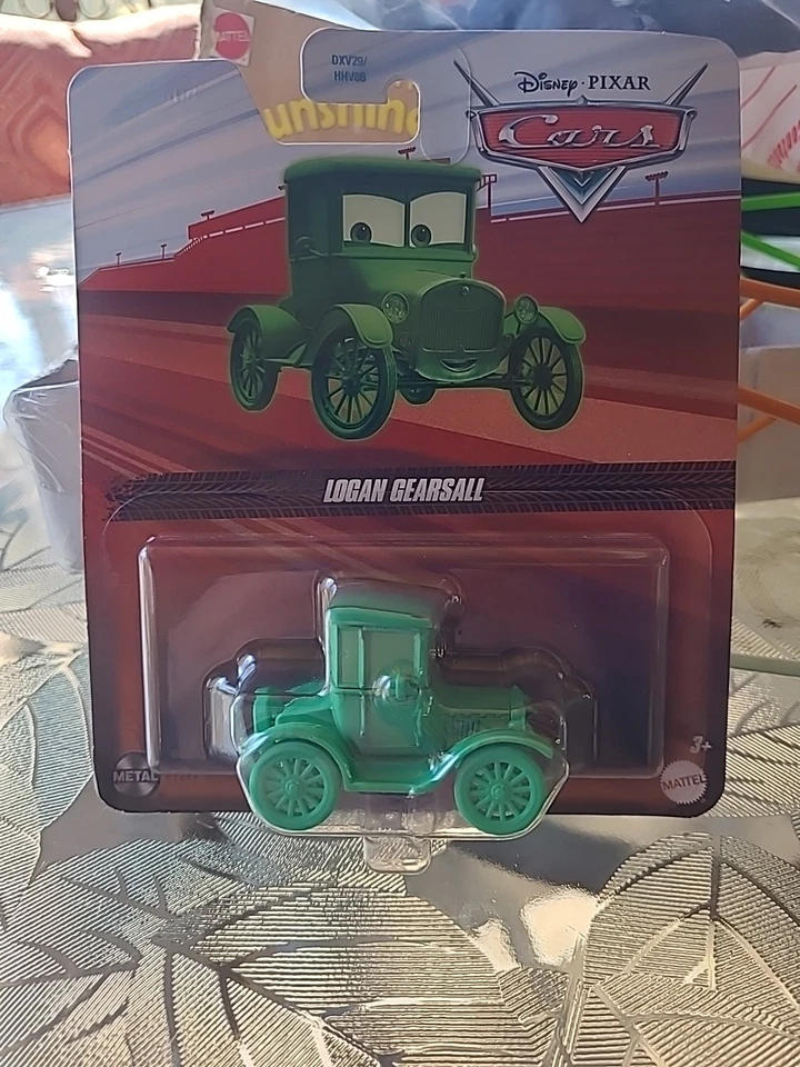 NUEVO 2024 DISNEY - COCHES PIXAR - LOGAN GEARSALL VERDE Foto 1 de 1