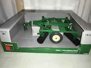1/16 Oliver Four Disk by ERTL 16284 New - Picture 1 of 8