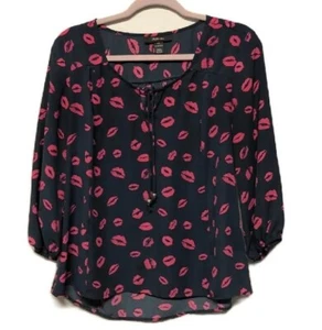 Sheer Top Style & Co. Azul Marino con Lápiz Labial Rosa Labios Petite PS 3/4 Manga - Imagen 1 de 6