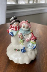 YANKEE CANDLE 2001 Candle Topper SNOWMAN FAMILY OF 3 Artist: Nancye Williams - Picture 1 of 10