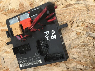 2005-2008 Audi A4 Quattro 2.0T INFO DISPLAY FONTE DE ALIMENTAÇÃO INTEGRADA FABRICANTE DE EQUIPAMENTO ORIGINAL - Imagem 1 de 4