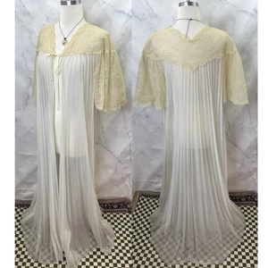 Vintage 50s Vanity Fair Chiffon Tricot Robe 32 S M Lace accordion pleated Yellow - Picture 1 of 15