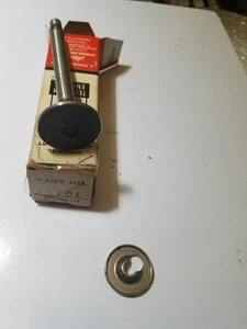 Tecumseh Exhaust Valve 31470A - OEM Packaging - NEW - I2B - Picture 1 of 2