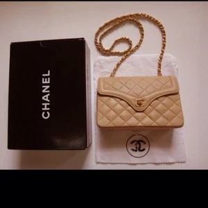 CHANEL Classic Chain Shoulder Bag  Lambskin Gold Hardware {USED} 100% authentic - Picture 1 of 17
