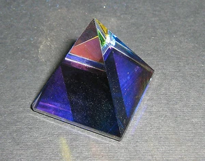 Pink Floyd Cristallo Peackoc GLASS Piramide COLOUR PYRAMID ORNAMENT 105891-30 - Imagen 1 de 1