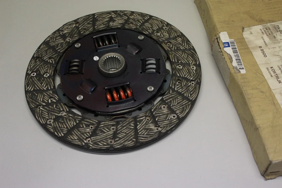 ISUZU Trooper I Kupplungsscheibe 97036063 OVP - Bild 1 von 1