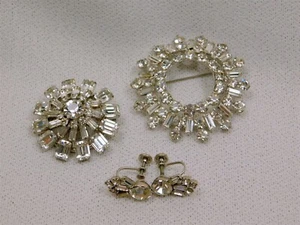 3-teiliges Set Vintage Broschen & Schraub Ohrringe Set Strass rund - Bild 1 von 12