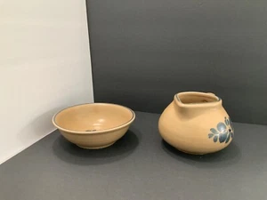 Vintage Pfaltzgraff Folk Art Blue Gravy Boat Pitcher 414Y with small bowl - Picture 1 of 8