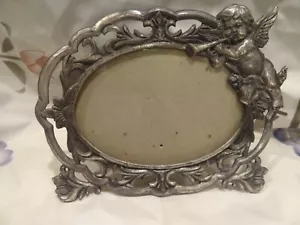 Cornice portafoto ovale in metallo argentato con angelo **COSÌ BELLA** - Foto 1 di 4