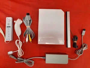 Nintendo Wii Home Video Game Console White Good 9881 - Picture 1 of 3
