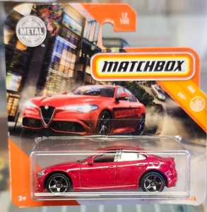 Matchbox MBX City '16 Alfa Romeo Giulia en rojo 12/100 en tarjeta corta - Imagen 1 de 3