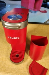 Keurig K-Mini Plus Single Serve K-Cup Pod Coffee Maker Red w/Pod Storage - Picture 1 of 15