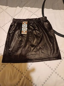 Size 6 Boohoo Leather Look Mini Skirt - Picture 1 of 1