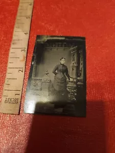Antique Tin Type Portrait Photo Older Lady (G) - Picture 1 of 3