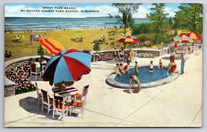 A796 Vintage Postkarte Grant Park Beach Milwaukee County Schwimmer Sandschirme - Bild 1 von 2