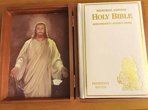 Vintage Memorial Edition Holy Bible Protestant Edition w/ Concordance Cedar Box - Picture 1 of 7