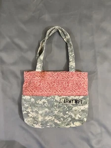 Camouflage Camo And Hearts "Army Wife" Handtasche Tasche  - Bild 1 von 9
