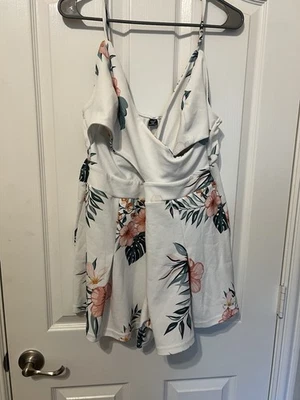 Tropical Floral Romper Women’s Size 1XL - Image 1 of 2