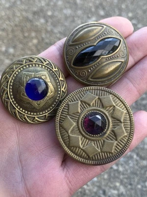 Antiguo lote de botones gay años 90 latón cobalto vidrio púrpura vidrio negro joya Foto 1 de 4
