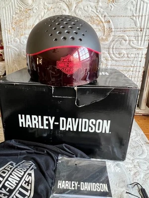 Harley Davidson Size Small Trenton Two-Tone B13 Half Helmet Gray/Red 98106-20VX - Image 1 of 4