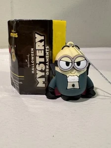 Hallmark Minions Halloween Mystery MINION DAVE DRACULA ORNAMENT Despicable Me - Bild 1 von 3