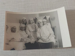 Altes Foto von Ärzten zusammen - Bild 1 von 4