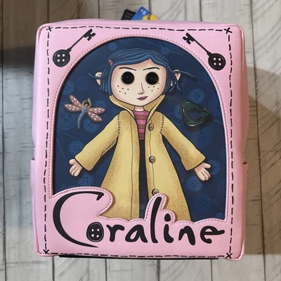 NUEVA Mini Mochila y Cartera Loungefly Coraline Ojos Botón Muñeca "Edición Limitada" Foto 1 de 4