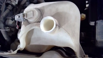 Coolant Reservoir With Coolant Level Sensor Fits 00-04 GRAND CHEROKEE 1220694 - Image 1 of 4