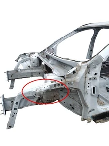 Cuarto de campo delantero izquierdo FORD KUGA III DFK 2.5 gasolina / eléctrico 140kw 30362972 - Imagen 1 de 4