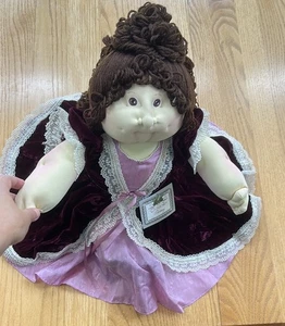 1986 Cabbage Patch Kids Soft Sculpture Hillary Christmas Edition 2 - Bild 1 von 14