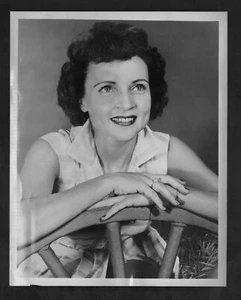 1957 Pressefoto Betty White ""Date With the Angels"" auf ABC Fernsehen - Bild 1 von 2