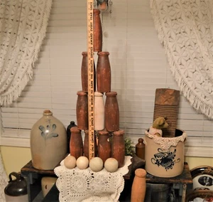 BEL SET DI 11 BOTTIGLIE LATTE ANTICO LEGNO CARNEVALE CIRCO MIDWAY GIOCO KNOCK DOWNS - Foto 1 di 9