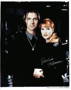 Foto autografiada 8 x 10 color de Patricia Tallman como Lyta Alexander en Babylon 5 - Imagen 1 de 1