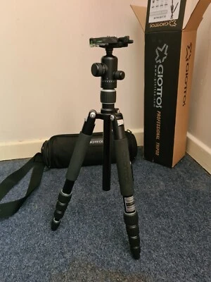 Giottos Vitruvian VGRN9225 Aluminum Tripod + MH5310-630 Ball Head Kit Boxed - Image 1 of 4