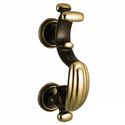 Doctor's Door Knocker de Michael Healy - Latón y Marrón (Premium) Foto 1 de 3