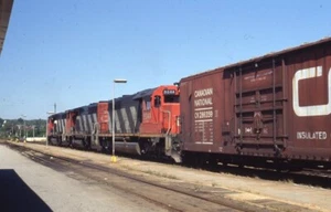 CN CANADIAN NATIONAL Railroad Zug Lokomotive Güterwagen Original Foto Dia - Bild 1 von 1