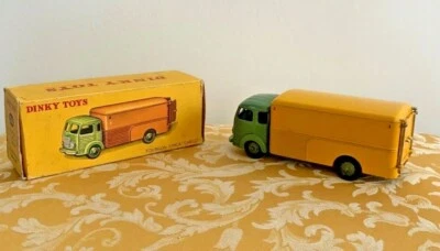 Dinky Toys (France) No. 33A Simca "Cargo" Truck Near-Mint in Original Box! - Image 1 of 4