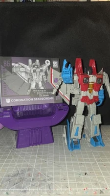 Transformers Studio Serie 86 Coronation Starscream; Clase Líder Foto 1 de 4