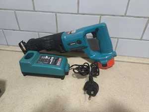 Makita JR140D Reciprocating Saw + Charger and battery great condition rare - Picture 1 of 4