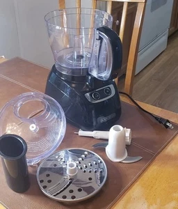BLACK+DECKER 8-Cup Food Processor, FP1700B - Picture 1 of 6