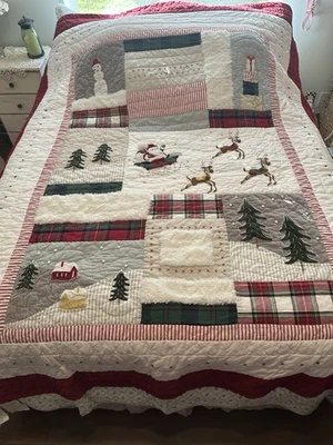 Pottery Barn Kids Heritage White Santa Quilt Twin And 1 Standard Sham - Image 1 of 4